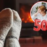 donna che riscalda piedi vicino ad una stufa, una donna preoccupata che legge una bolletta e percentuale di sconto del 50%